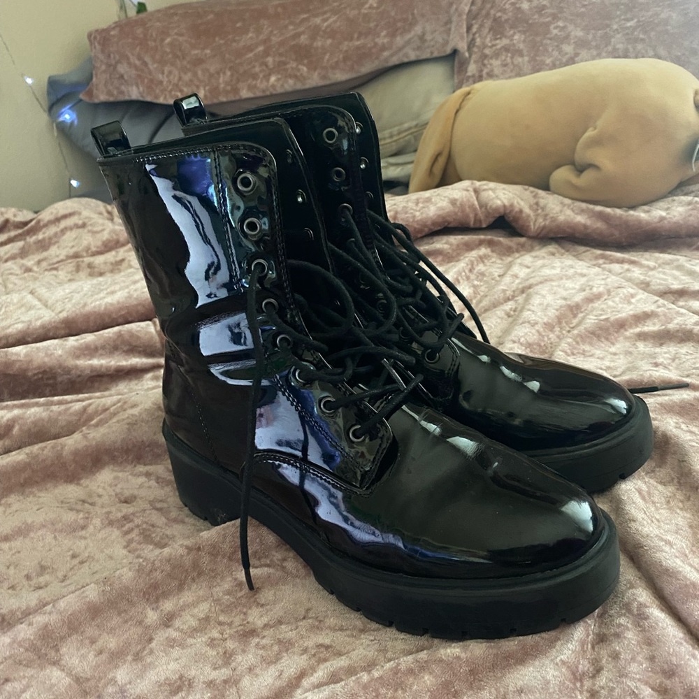 Forever21 Glossy Combat Boots || Size 7